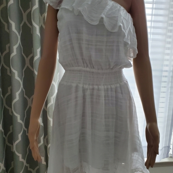 Women's Dress - Picture 1 of 11